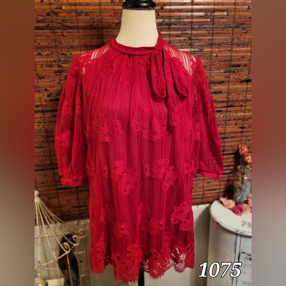 Shannon Ford New York Tops - Elegant Red Lace Women's Top